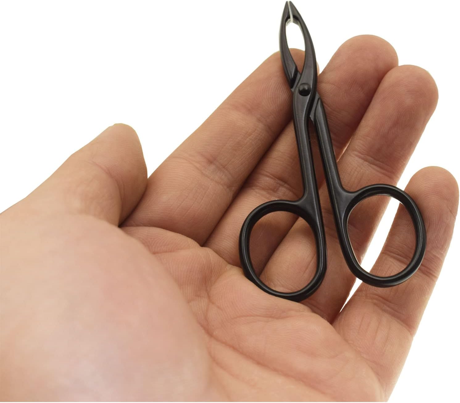 Medivita Präzisions-Pinzette & Scheren-Set: feine Schere in Hand für präzise Augenbrauenpflege.